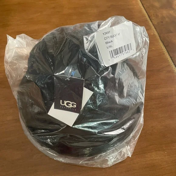 UGG Black City shearling Bucket Hat - Picture 8 of 8